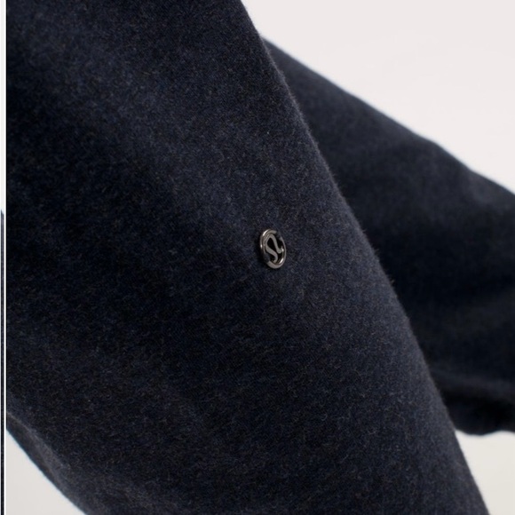 Well Loved Lululemon Navy Sweatpants - Picture 5 of 11